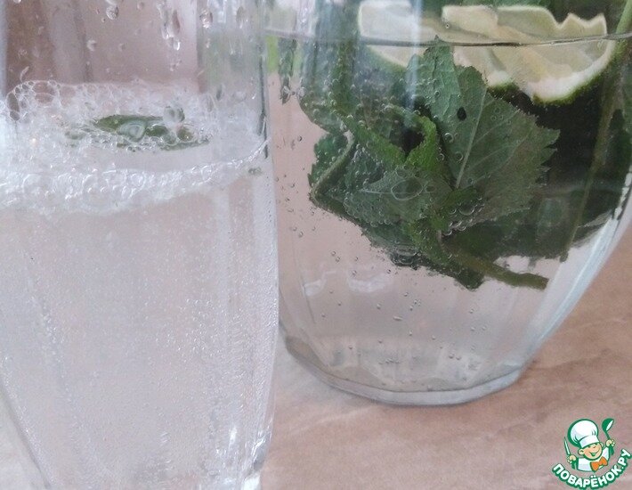 Лето, солнце, жара. Готовила домашний лимонад и у меня получился реально настоящий Спрайт, по вкусу ну совсем ничем не отличается, точно такой же как в магазине, только более полезный. Очень вкусный и охлаждающий!