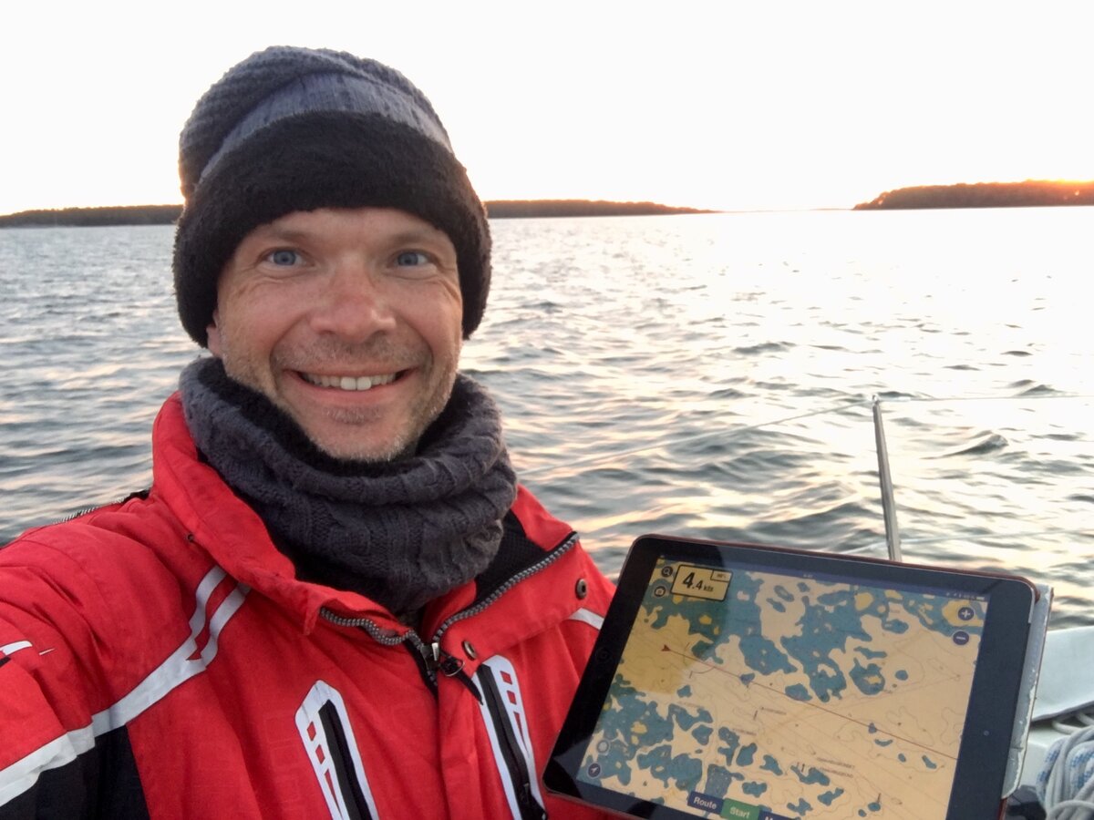 Шли по “Навиониксу”, установленному на iPad.