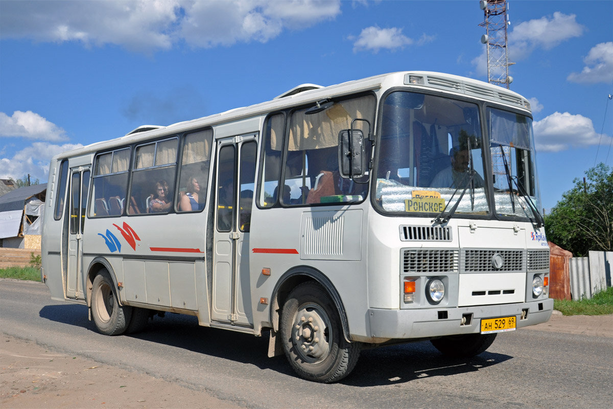 Дело было в таком вот пазике.