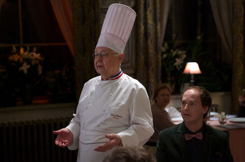 Фото из сети. Олег Табаков в роли Петра Баринова, Кадр из фильма "Кухня в Париже"