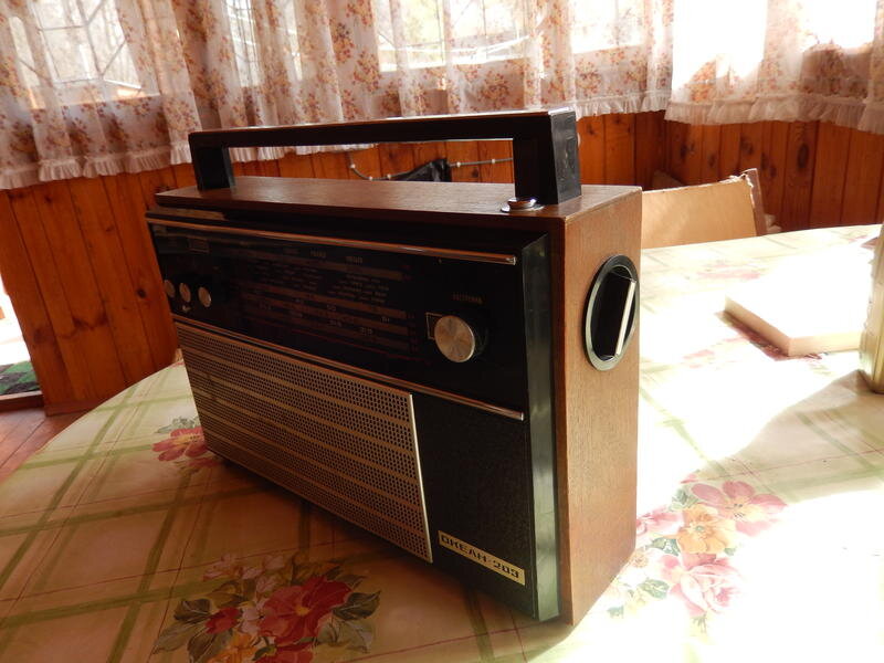 Удачная утопленная ручка переключения диапазонов вернулась через модель, на модернизированный Океан-209