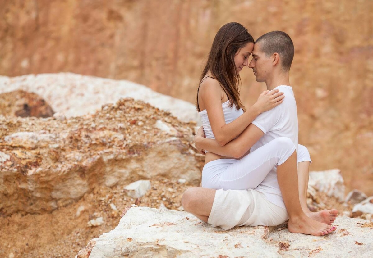 Шива-Шакти - основная поза тантрического самопознания. Из Яндекс.Картинки