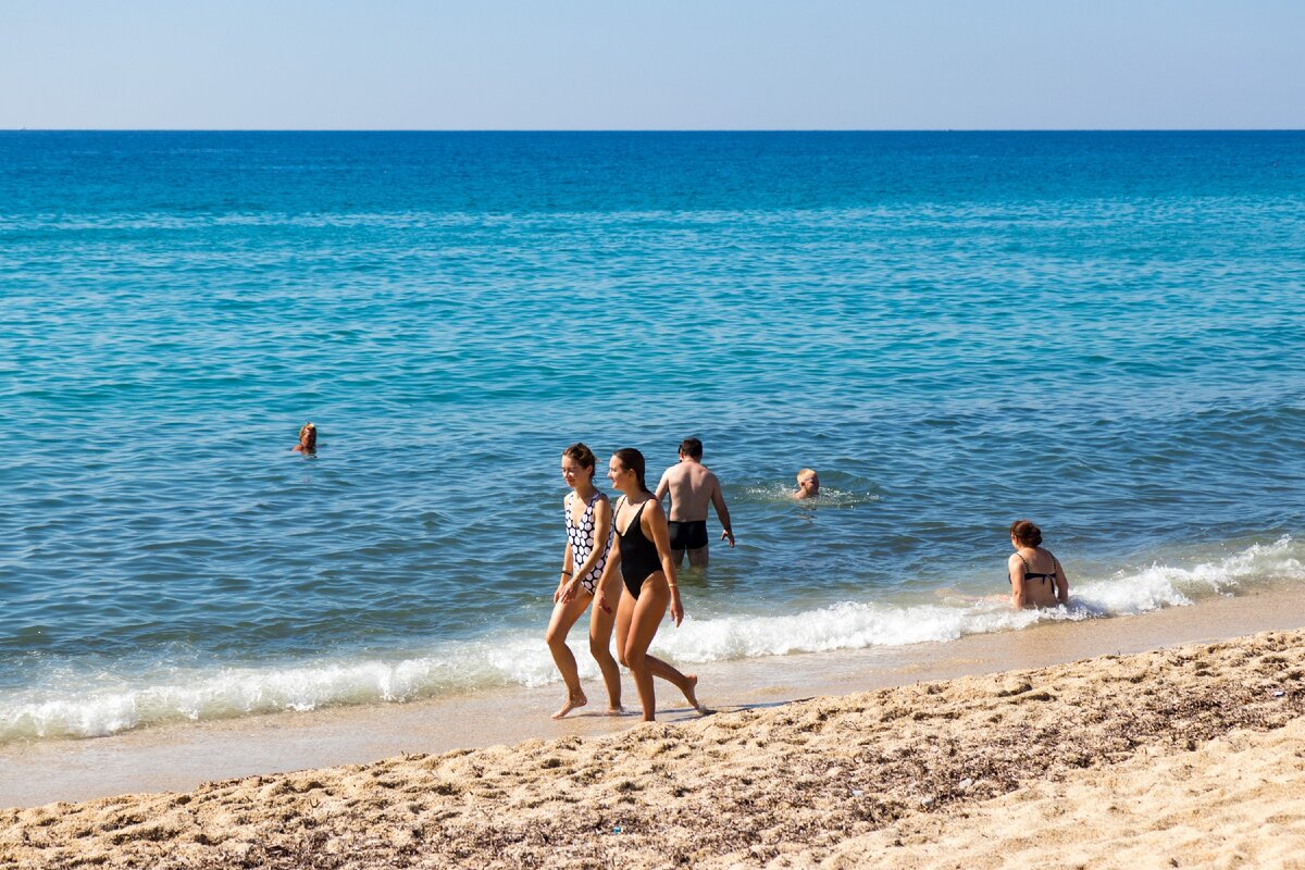 Как выглядит самый красивый пляж в Аланье (пляж Клеопатры) в середине октября? Честный отзыв