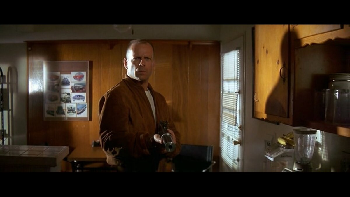 Кадр из фильма Pulp Fiction, используется в культурно-образовательных целях для иллюстрации предмета статьи