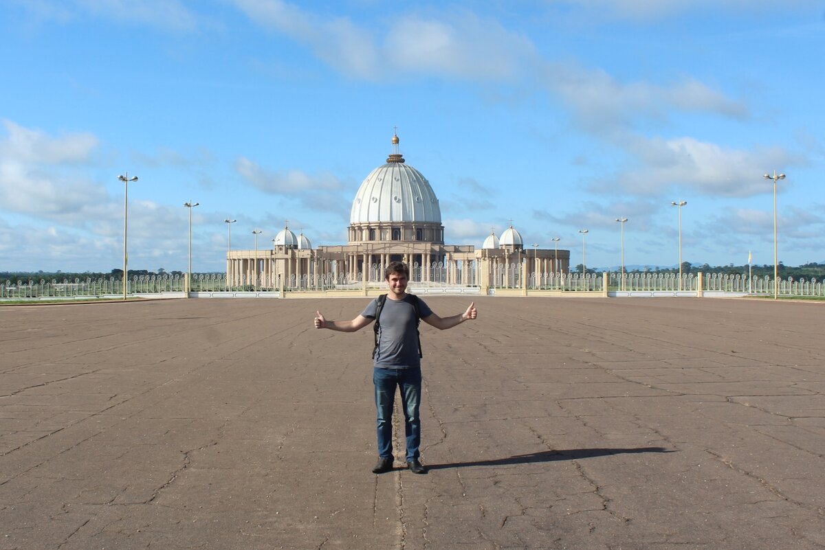 Автор лично присутствует в местах о которых пишет
