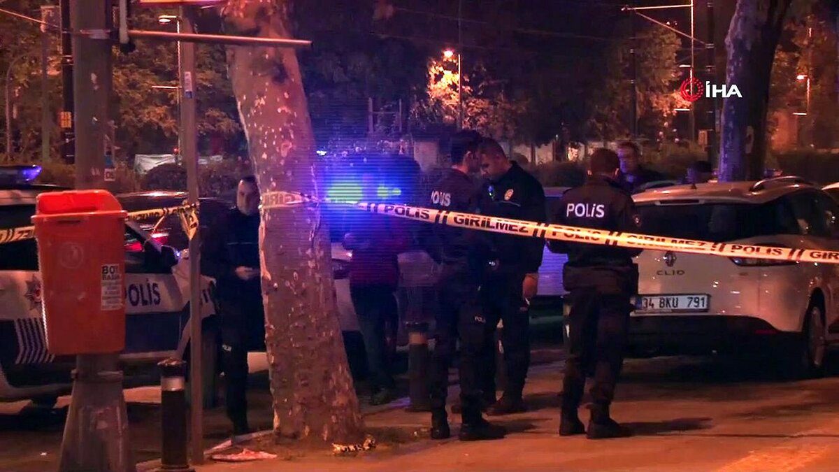 МЕСТО УБИЙСТВА АЙЕРКЕНА САЙМАИТИ. КАДР CNN TURK