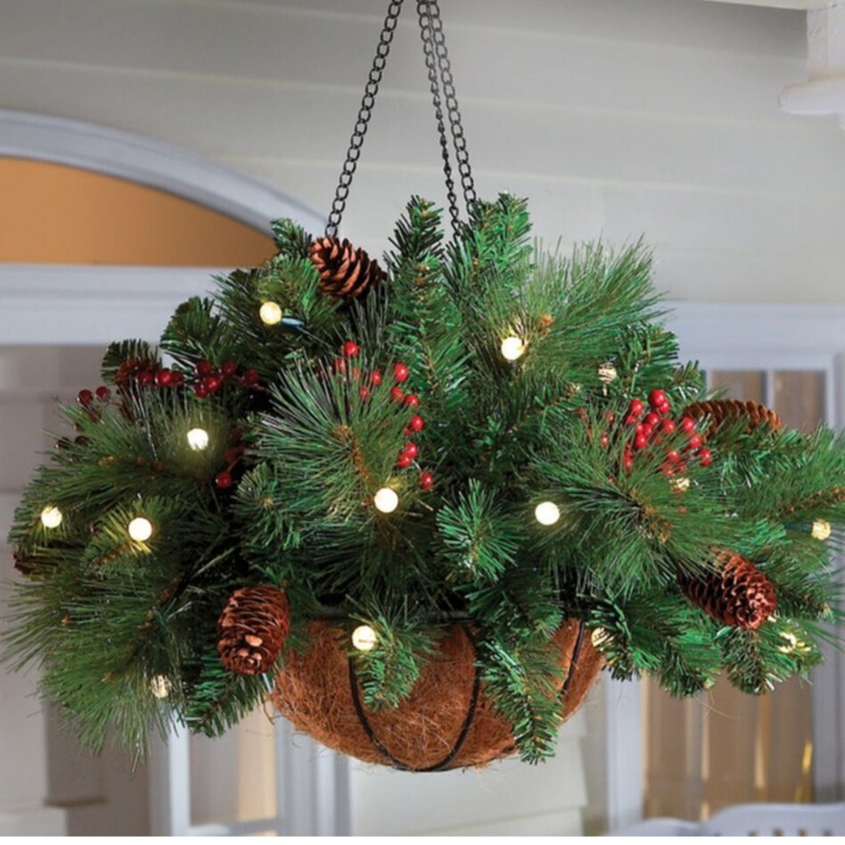 Кашпо с гирляндой.