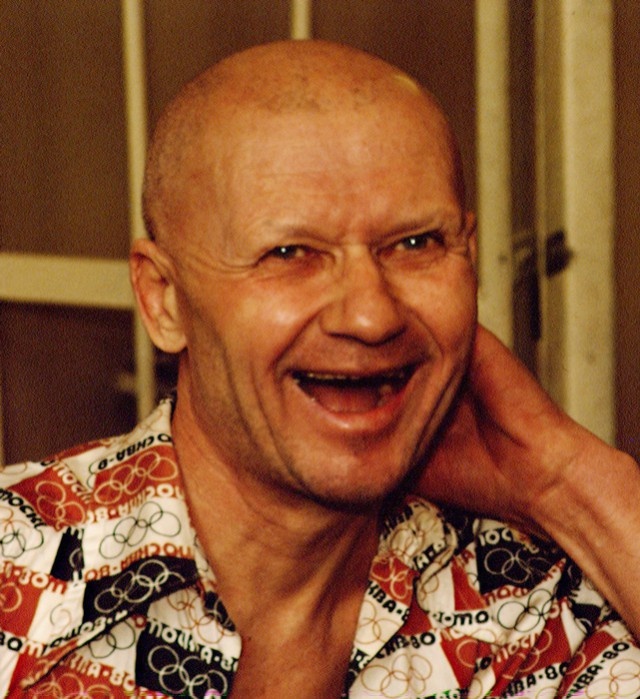 А это он в судебном заседании. Яндекс Картинки.