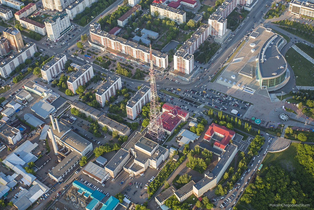 Вышка телецентра. Высота 192 метра.