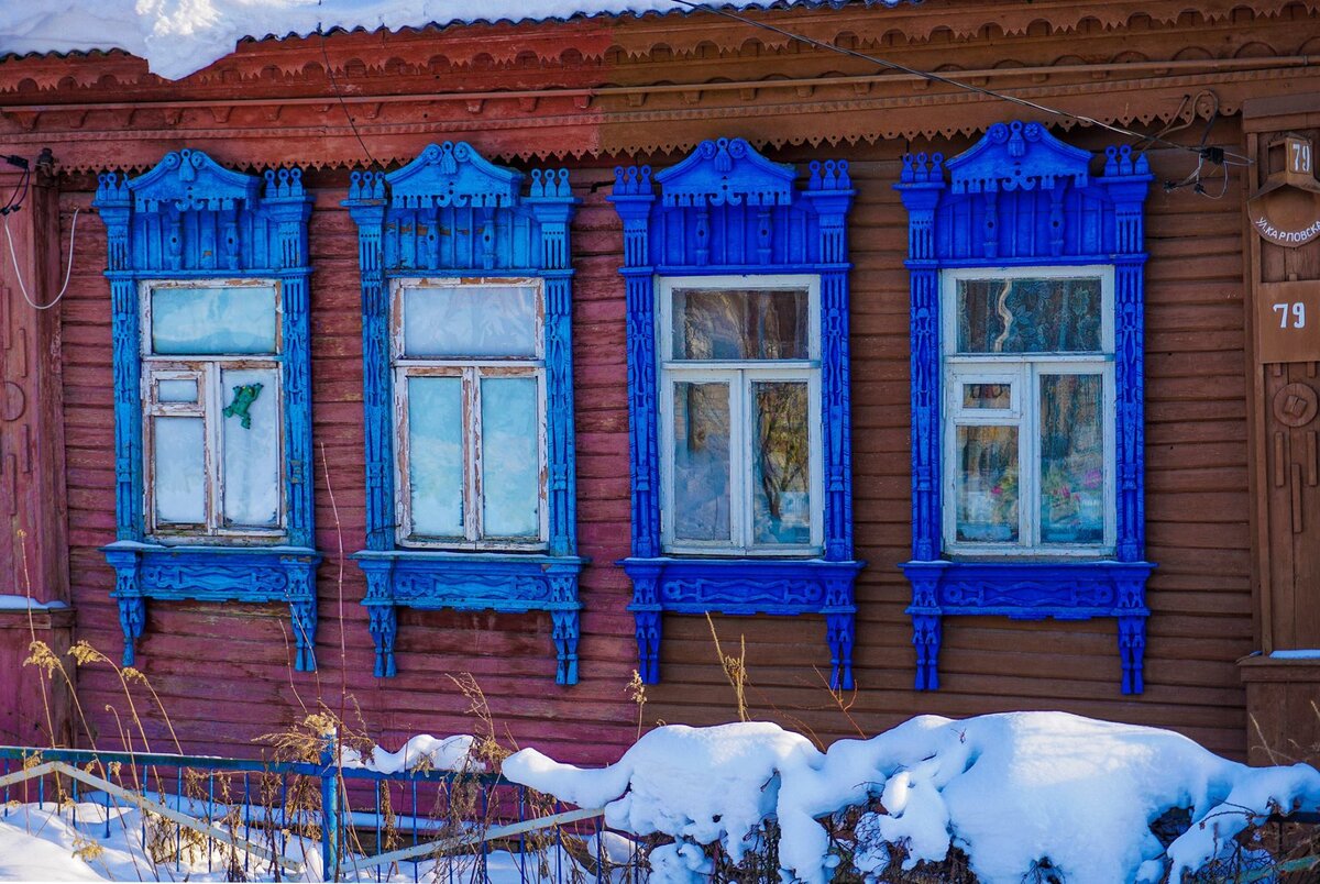 Дома в павловском посаде московской области. Дом купца Миронова Рославль. Старинный дом Павловский Посад. Дубна усадьба Мосоловых музей. Заброшенные усадьбы Павловский Посад.