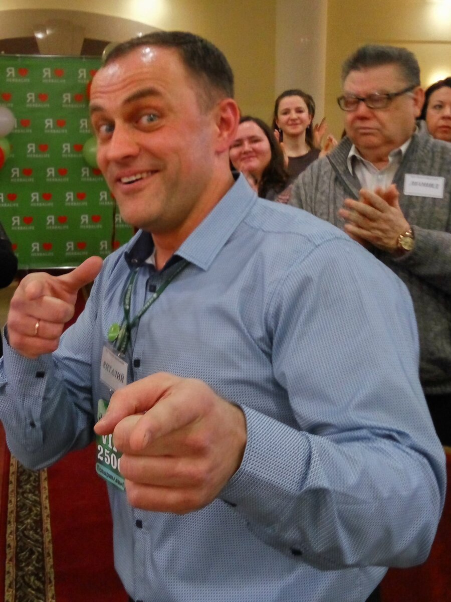 Как быстро развить харизму для привлечения людей к себе