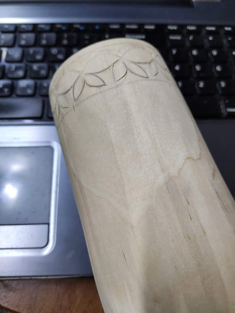 Орнамент на поверхности вазы