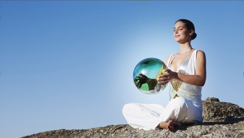 
⠀Самый-самый первый шаг, с которого начинается всякое действие – это мысль. Желание, идея – называйте, как хотите. Они индивидуальны и у каждого формулируются по-разному. От расплывчатого "все, я больше так жить не хочу", до "амбициозного - к концу этого года, я заработаю свой ПЕРВЫЙ миллион".
⠀
Первое, что нужно сделать – это захотеть. Причем хотеть нужно долго, упорно и беспрерывно. Сначала вы не будете понимать, как вообще приступить к делу, сомневаться в своих силах, блуждать в потемках из-за отсутствия ориентиров…
⠀
Потом начнут приходить ответы. Они проявляются в книге, которую кто-то подарил, в необычном человеке, в новых возможностях (например, как у меня, обучение в Академии Успешной Жизни).  

⠀На это может понадобиться немало времени – все зависит от самого человека и его стартовой позиции. Кому-то хватит и месяца, а кто-то будет находиться в поиске год или два. Главное – не опускать руки и помнить, что поиск обязательно увенчается успехом.
⠀
www.dostigator.site/land?gcpc=bda96