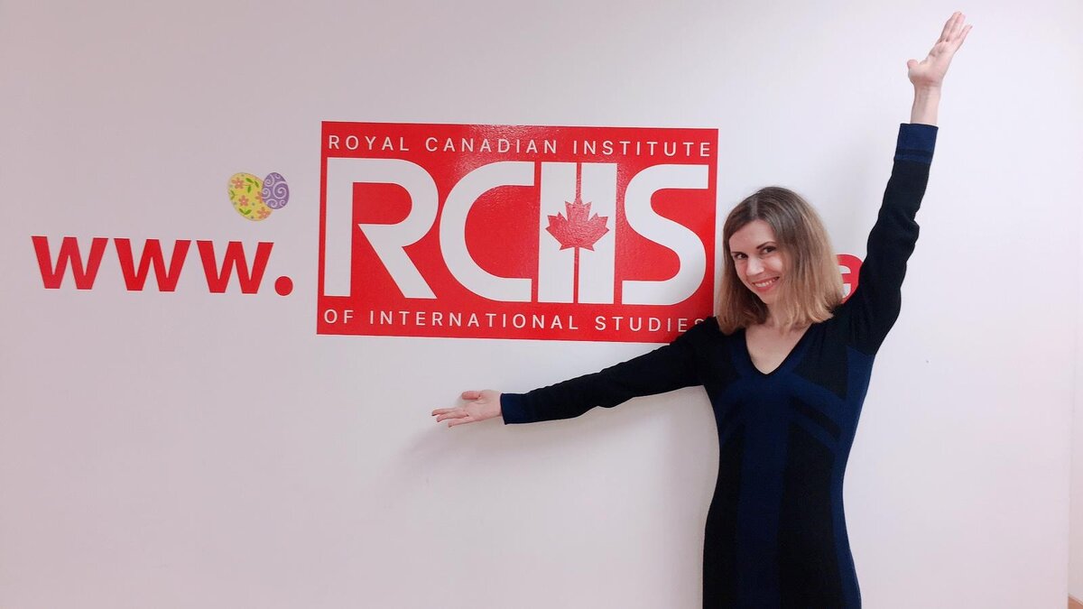 Канада — это не только кленовый сироп и хоккей, это также разнообразная природа и уникальные канадцы, которые доброжелательны к иностранцам и ответственно относятся к свободе и взаимовыручке. Несколько городов Канады находятся на высоких позициях в мировом списке наиболее комфортных для жизни (Ванкувер — на 5 месте), а в сотне лучших университетов мира по рейтингу QS — 4 канадских. Неудивительно, что все больше студентов выбирают для обучения канадские колледжи и вузы.