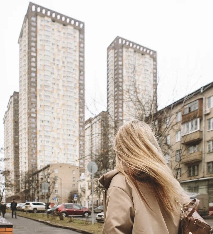 Со стороны мой дом похож на Александровский сырок, правда? :)