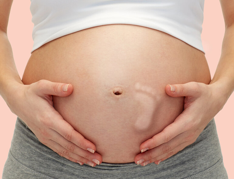   Большинству будущих мам очень интересно, как же ребенок располагается  у них в животе. Чем ближе роды, тем более важной будет эта информация  для хода родов.