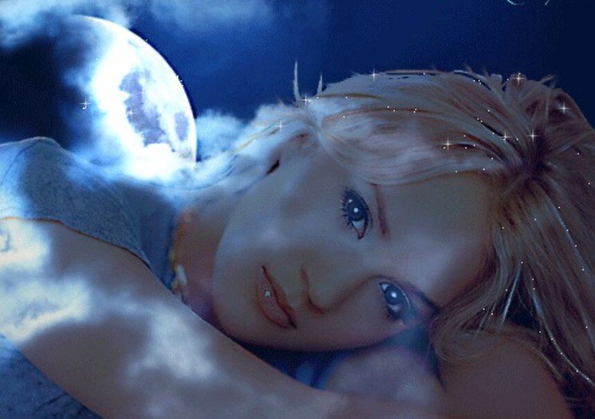 После этого сна я больше не гадаю.  Прошло 22 года, а я по сей день помню почти  все детали..... Я упала и увидела на этом черном небе очень красивое женское лицо. Тонкие черты и огромные, красивые карие глаза. Я видела только лицо и волосы. Волосы были русого цвета. Она была без платка, запела ту молитву, слова которой я так отчаянно кричала, сопротивляясь. Запела…продолжая. Во сне пришло понимание, что это Богородица. 