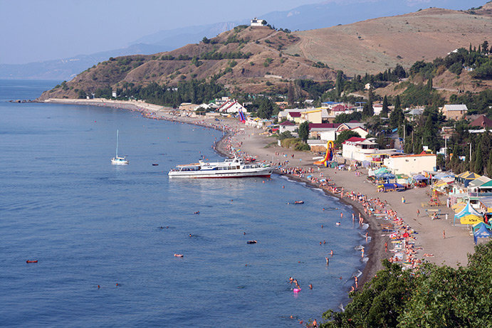 Поселок солнечногорское крым. Алушта поселок Солнечногорское. Солнечногорское Крым 2022. Село Солнечногорское Крым. Пляж в Солнечногорске Крым.