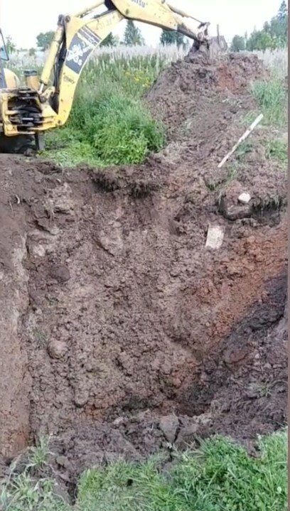 Семейка Т. Начинаем копать зимовальную яму.