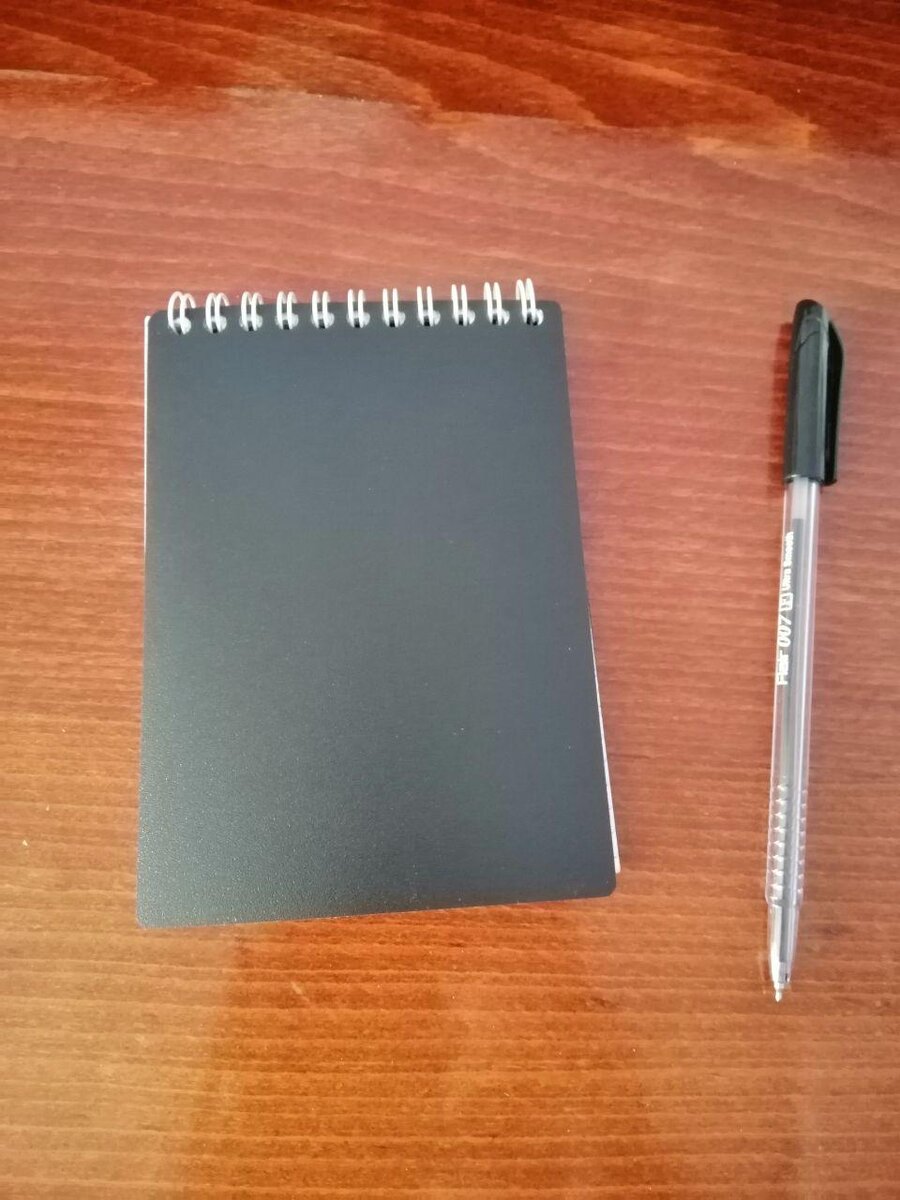 Мой блокнот и ручка :)