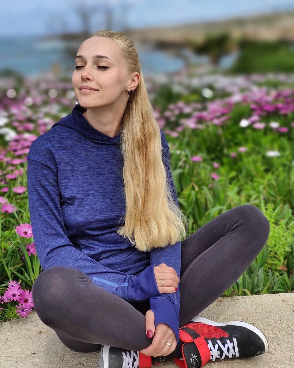 На фото: фитнес-модель и эксперт по саморазвитию Анастасия Комина,  @stasya_komina