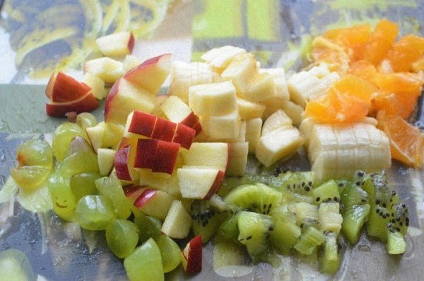 Фрукты в нарезке