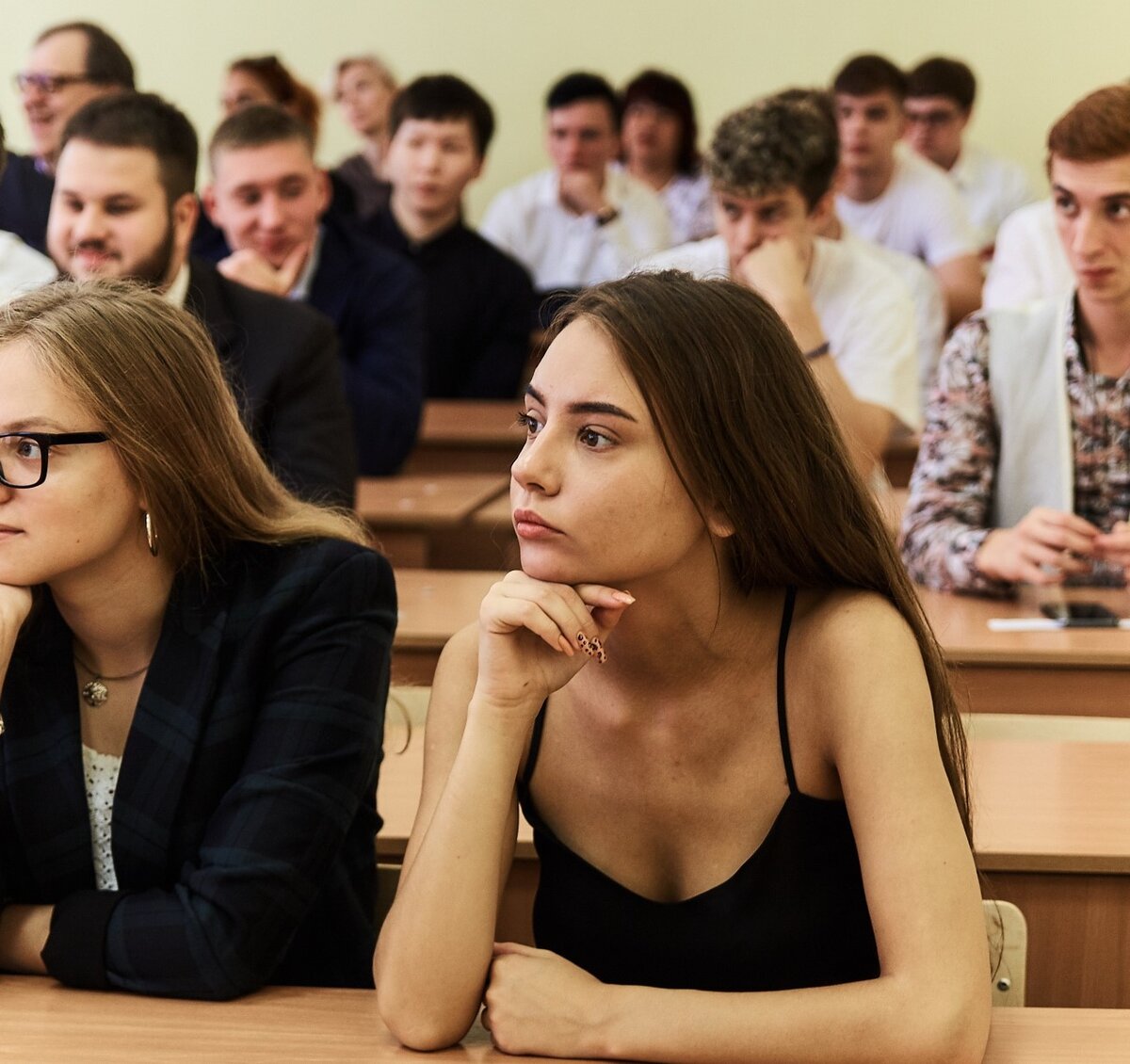 Актерский университет в москве. ИМЭС. ИМЭС вуз Москва. Друзья в университете. ИМЭС аудитории.