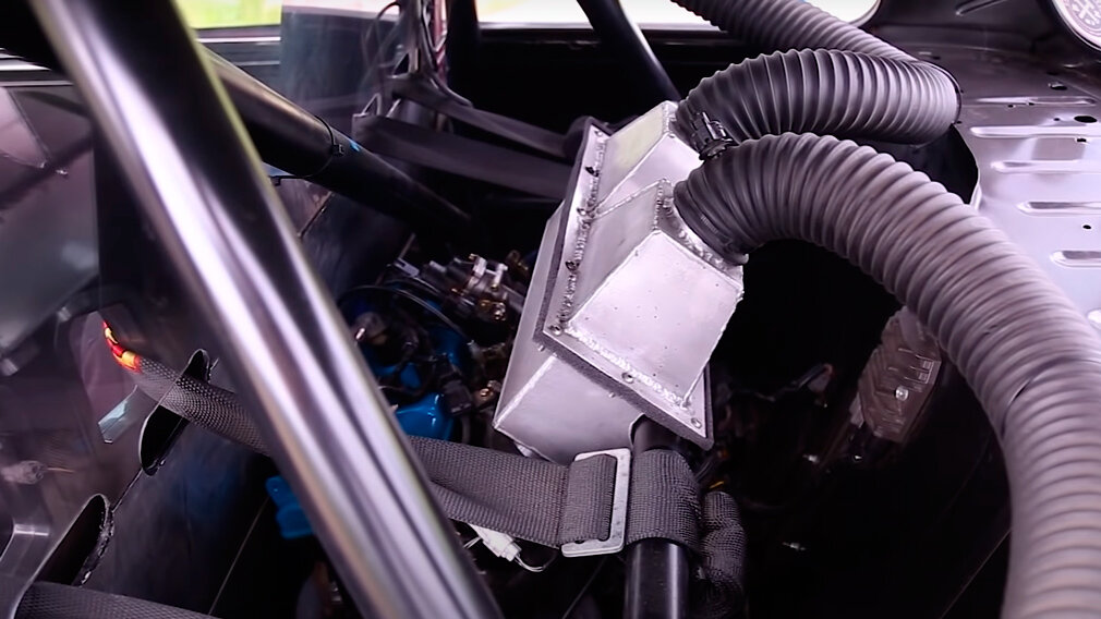 Скриншот с YouTube-канала Roads Untravelled 