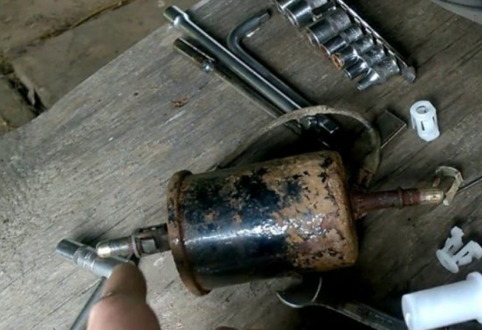 Топливный фильтр в очень плохом состоянии