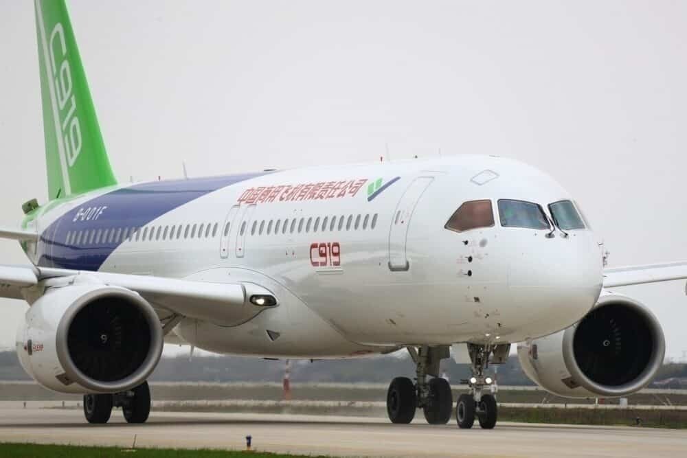 Новый C919, построенный в Китае, может конкурировать с Boeing и Airbus. Фото: Getty Images