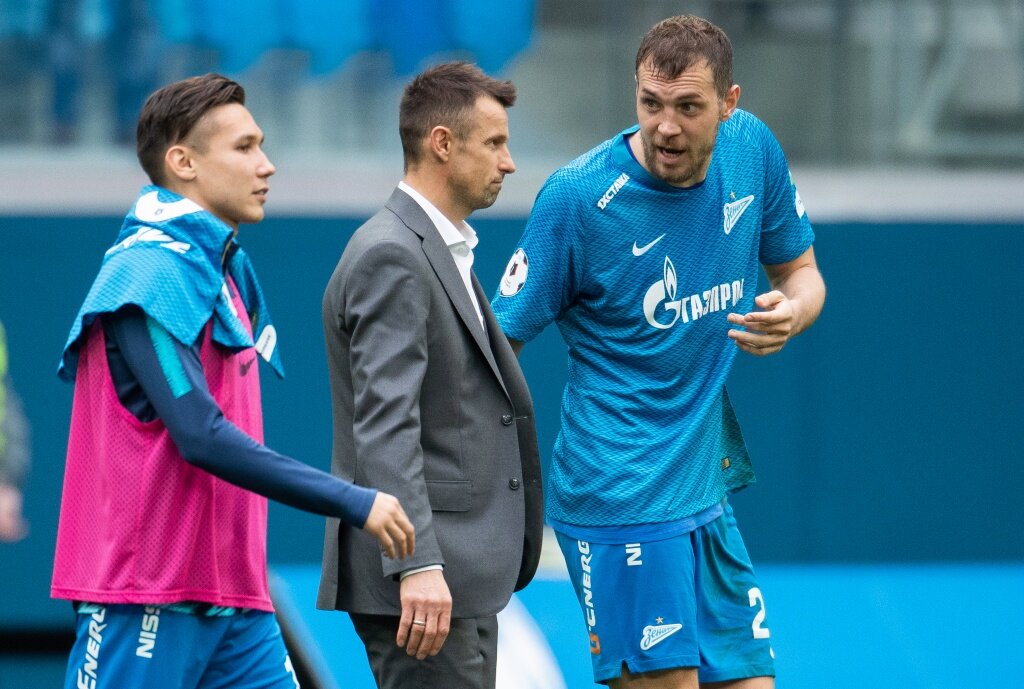 https://pic1.fc-zenit.ru/upload/medialibrary/98b/98b5dfedede5c02130326142b2737411.jpg