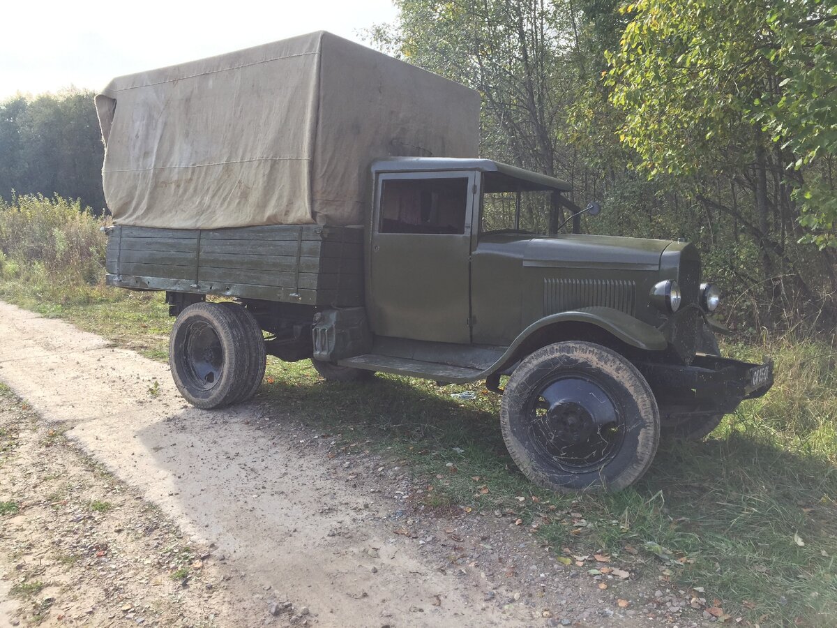 Этот грузовик лишь издали напоминает легендарный военный автомобиль ГАЗ АА Полуторка