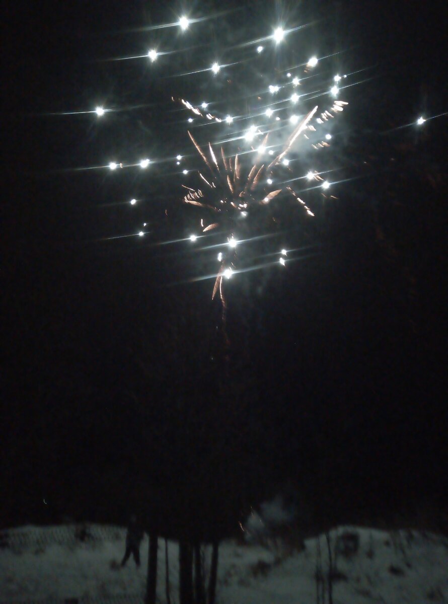 Салют в деревне. Фото из личного архива.