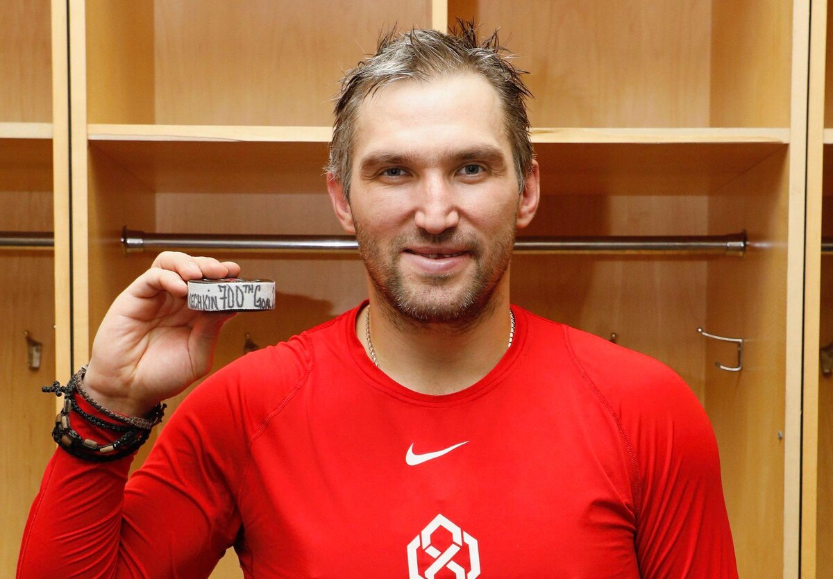 Александр Овечкин и его 700-ая шайба