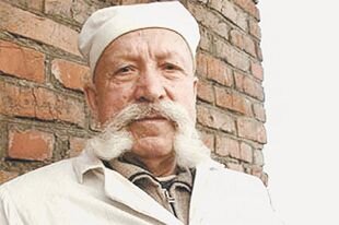 Этот дядя изобрел средство от рака.