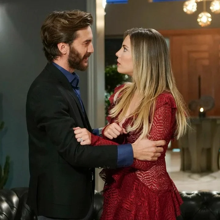 Запретная плоть. Игра на выживание 2020 вика. Запретная плоть. Запретная плоть. Winona ryder 1993.