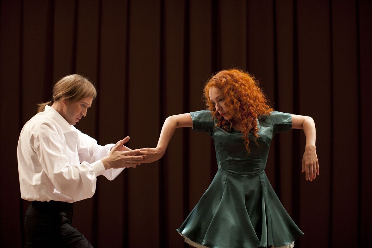 2015 Страна: Россия, Швейцария, Германия
Жанр: драма
Режиссер: Елена Хазанова
Сценарий: Алена Алова, Дина Рубина
Продюсер: Евгений Миронов, Дмитрий Аронин, Александр Новин, ...
Оператор: Азиз Жамбакиев
Композитор: Николас Рабеус
Художник: Наталья Навоенко, Галина Николаева, Дмитрий Татарников
Монтаж: Даниэль Жибель, Сергей Иванов, Александр Смирнов