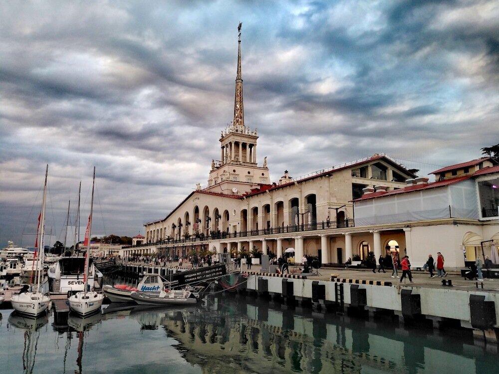 Морские ворота города Сочи :) Фото автора