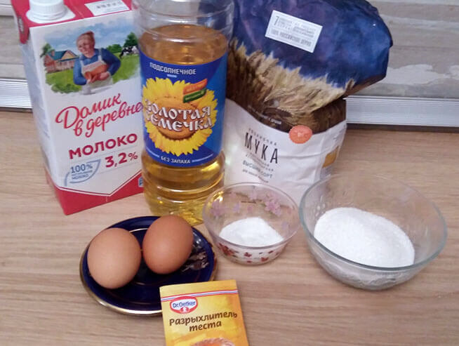 Необходимые продукты для блинов. Правда, сливочное масло не попало в кадр.