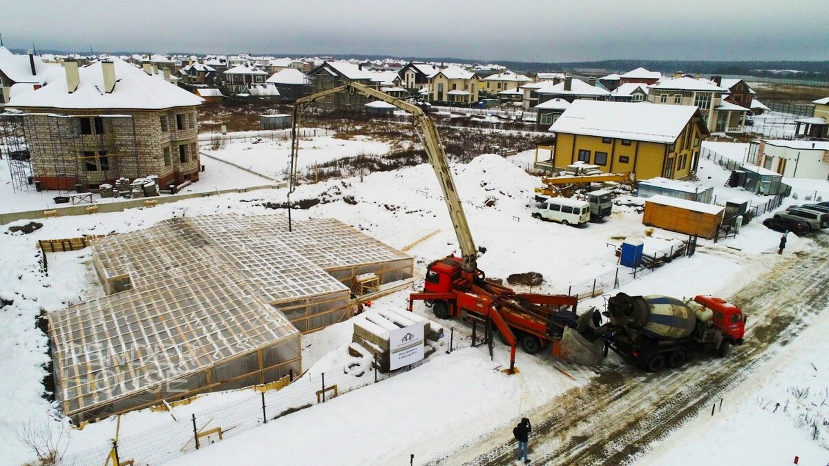 Фото cо строительной площадки Render House