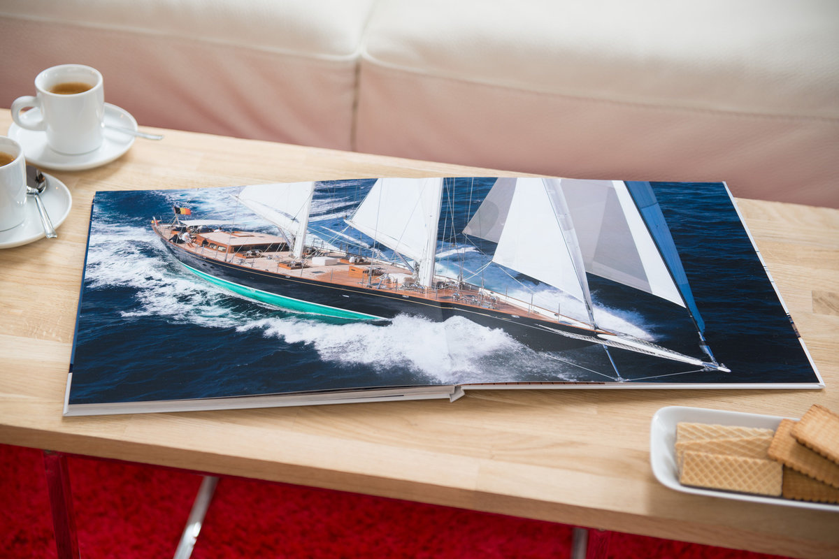 E-PHOTO сгибается без трещин и гарантирует беспроблемное LAY-FLAT раскрытие для фотокниг.