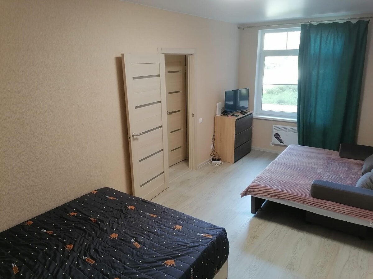 Срочно продается евродвушка 45м2 с отдельным входом, в квартире сделан качественный ремонт  и новая мебель.