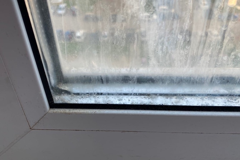 Запотевают окна: почему и что делать?