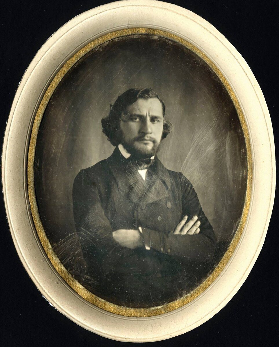 Фотопортрет молодого Ивана Сергеевича Тургенева, год и автор неизвестны, возможно современный коллаж в стиле ретро. При просмотре галереи будет продемонстрировано сходство со своим главным героем Базаровым. Источник: www. klimbim2014.files.wordpress.com