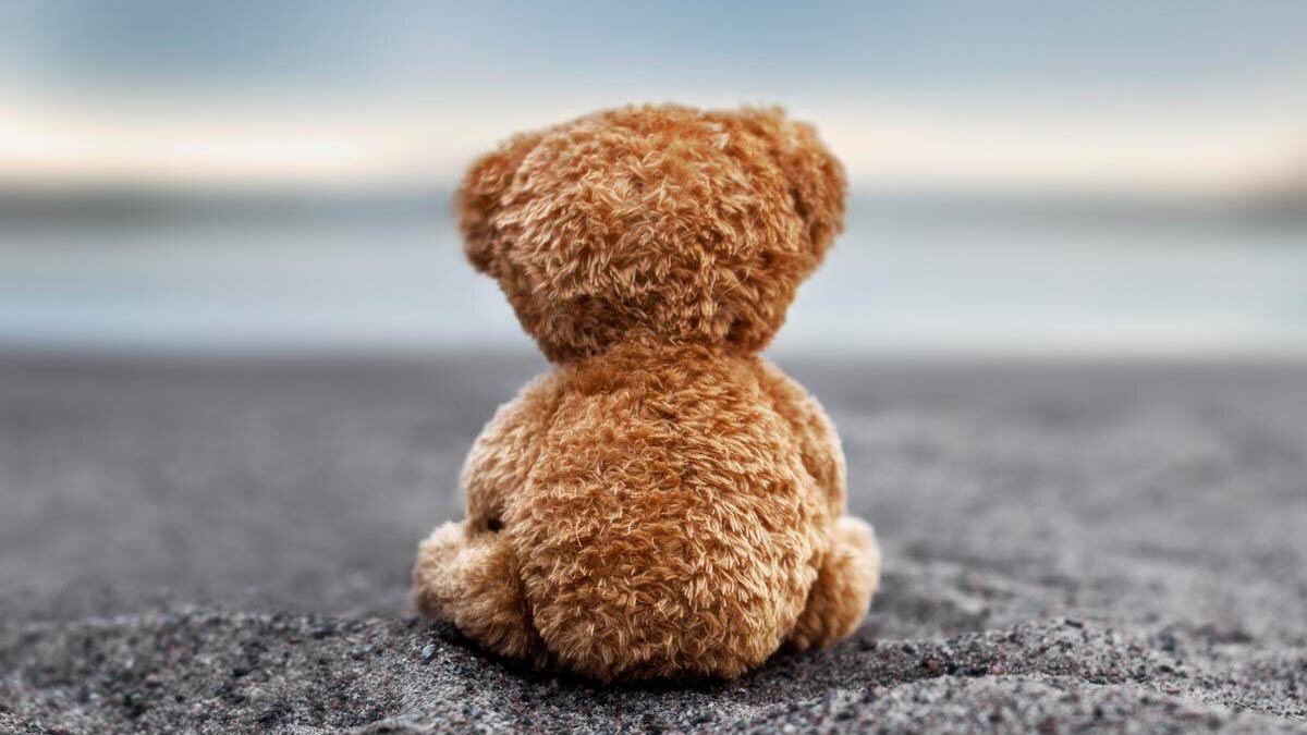 Так много хочется написать тёплых слов, нежности, ласки , любви. Я так соскучилась по тебе, что кажется океан это лужа, по сравнению с моей печалью о тебе. Мне так сильно не хватает тебя, как второе крыло у самолёта , без него не взлечу, без тебя не проживу и дня и минуты своей в этом Мире.   А самое главное, что ты у меня уже есть и я люблю тебя и то главное в моей жизни. И есть смысл в ней и ты как краска у художника, с тобой я составляю - картину своей длинной дороги . Ты лучик света , который светит мне темноте и верит в меня. По настоящему, со всей искренностью. Со всей самоотдачей. А я по своему чувствую тебя , даже на расстоянии.!!!