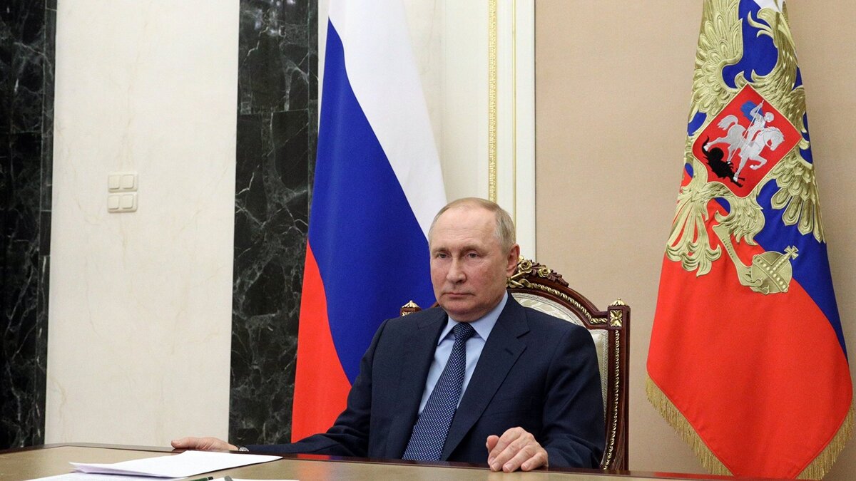    Встреча президента РФ В. Путина с врио губернатора Ярославской области М. Евраевым© РИА Новости . Михаил Климентьев