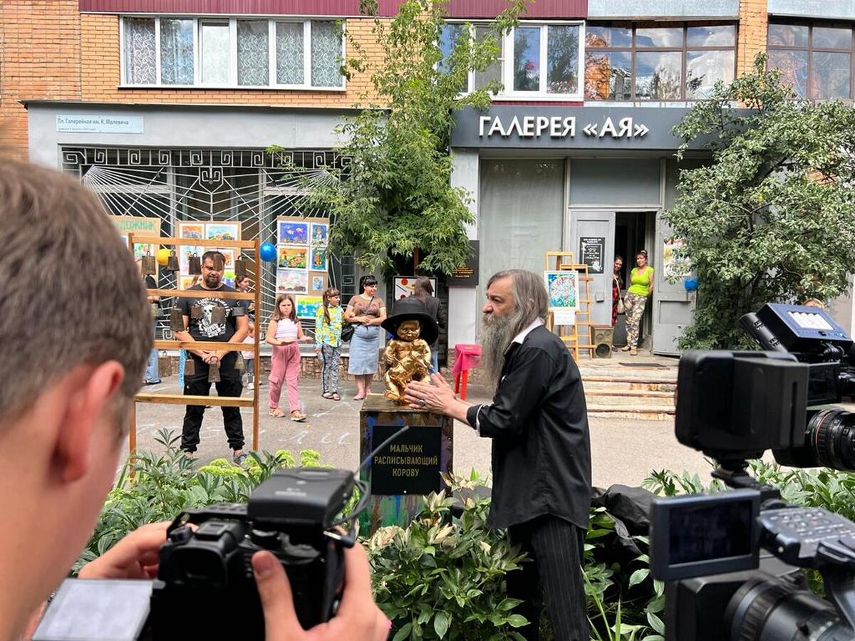    В Курске отпраздновали Общепланетарный День художника