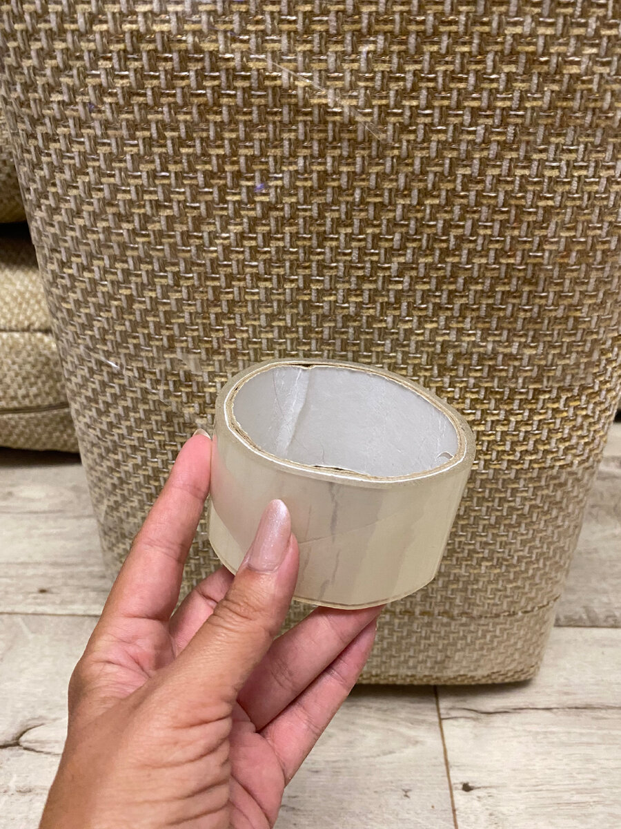 Скотч против кошачьих коготков.