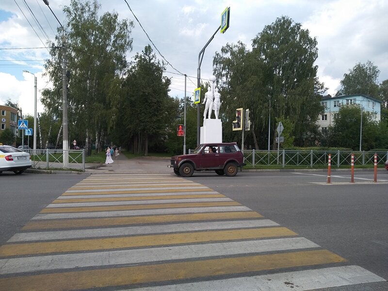 Памятник покорителям космоса в Егорьевске