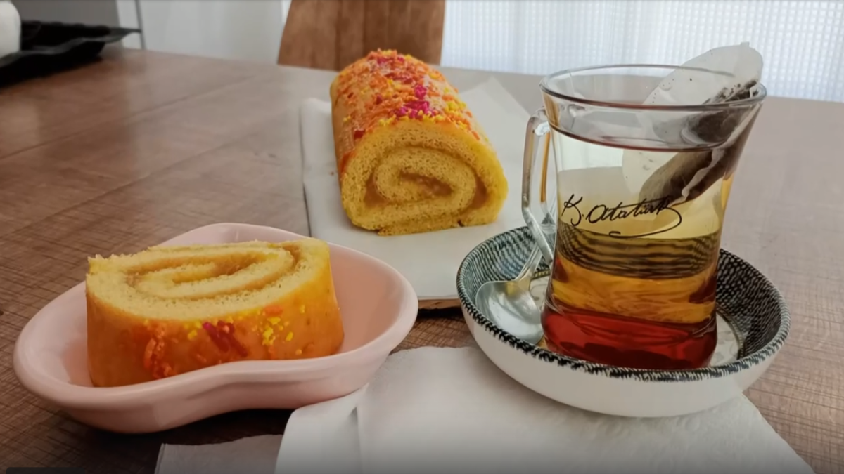 Бисквитный рулет.